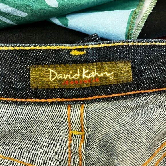 David Kahn Mildly Distressed Straight Leg Jeans sz 6 EUC - Picture 7 of 7